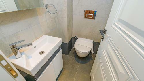 Villa S�?�t 3 - 4 Bedroom With Jacuzzi In Fethiye