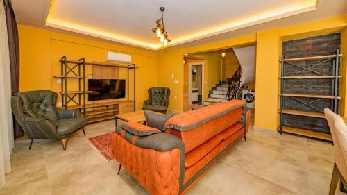 Villa S�?�t 3 - 4 Bedroom With Jacuzzi In Fethiye