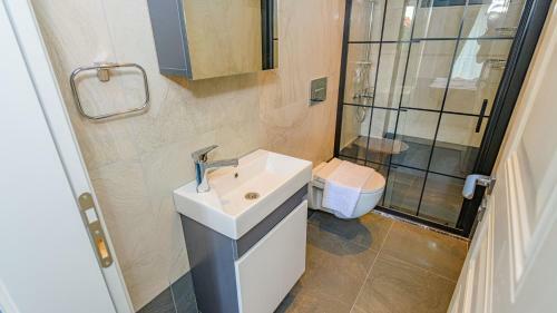 Villa S�?�t 3 - 4 Bedroom With Jacuzzi In Fethiye