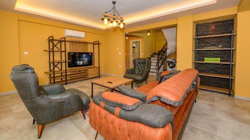 Villa S�?�t 3 - 4 Bedroom With Jacuzzi In Fethiye