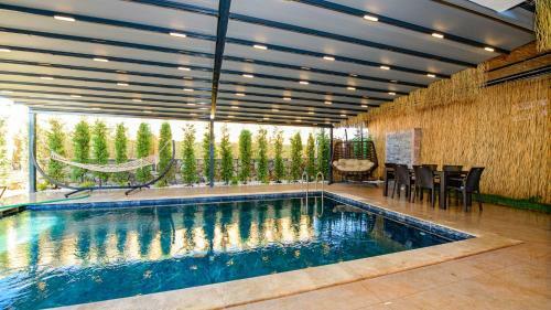 Villa S�?�t 3 - 4 Bedroom With Jacuzzi In Fethiye