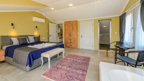 Villa S�?�t 3 - 4 Bedroom With Jacuzzi In Fethiye