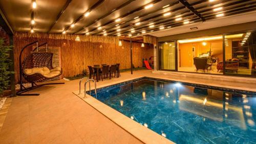 Villa S�?�t 3 - 4 Bedroom With Jacuzzi In Fethiye