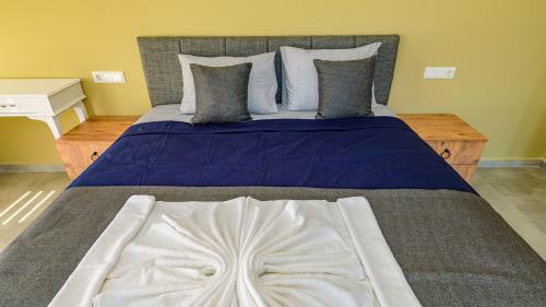 Villa S�?�t 3 - 4 Bedroom With Jacuzzi In Fethiye