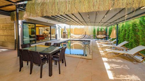 Villa S�?�t 3 - 4 Bedroom With Jacuzzi In Fethiye