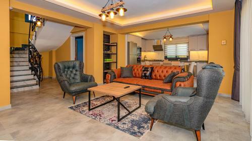 Villa S�?�t 3 - 4 Bedroom With Jacuzzi In Fethiye