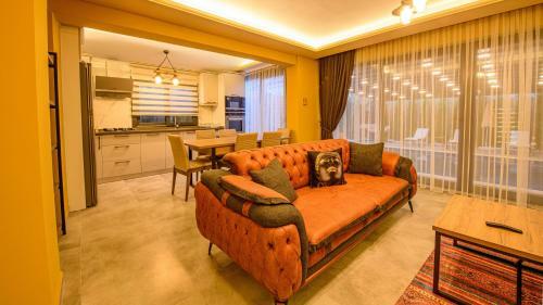 Villa S�?�t 3 - 4 Bedroom With Jacuzzi In Fethiye