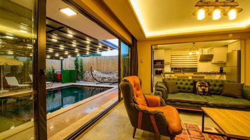 Villa S�?�t 3 - 4 Bedroom With Jacuzzi In Fethiye