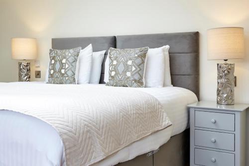 Redcliffe Parade - Your Apartment