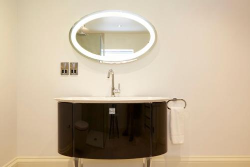 Redcliffe Parade - Your Apartment