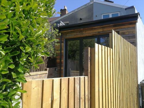 Derby Den By Cliftonvalley Apartments