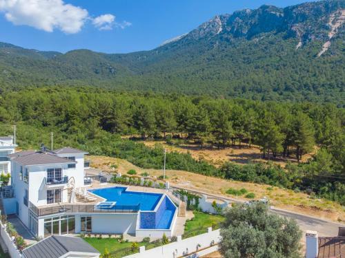 Babadag Presidental Villa