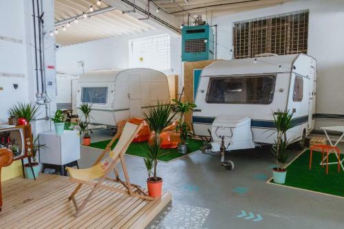 Apartamento Towed Town Camping And Event Space