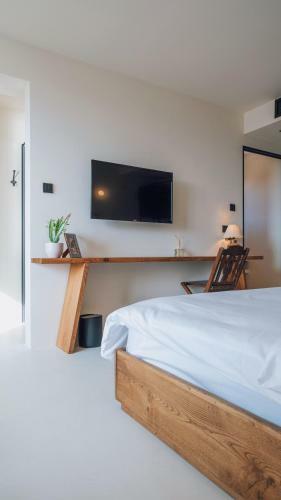 Hotel To Be Social House