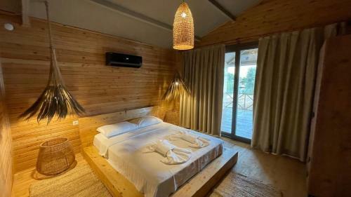 Bed & Breakfast Golden Sand Beach King Suit