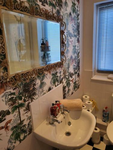 Romantic Apartment In The Heart Of Bristol