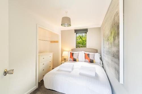 Thorndale - Your Apartment