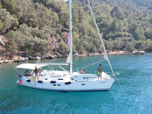 Fethiye Ve B�lgesinde Konforlu Bir Yelkenli Tekne