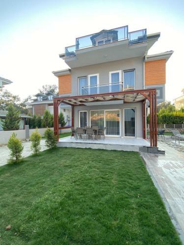 Turuncu Villa