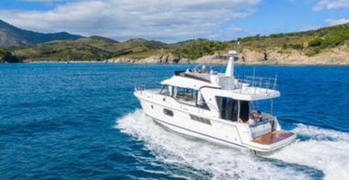 Renas Yacht