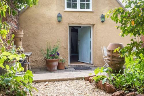 Loft Apartment Nr Bath & Bristol With Hot Tub