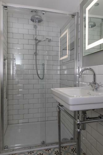 Loft Apartment Nr Bath & Bristol With Hot Tub