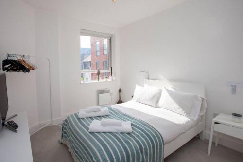 Central Designer 2 Bedroom Apartment In Portland Square