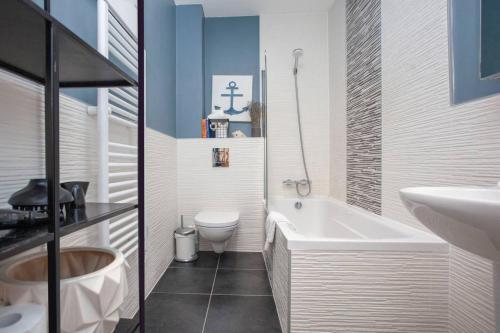 Central Designer 2 Bedroom Apartment In Portland Square