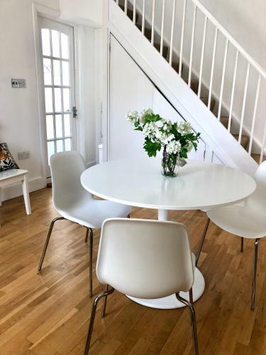 Charming Cottage & Garden - Central Brighton!