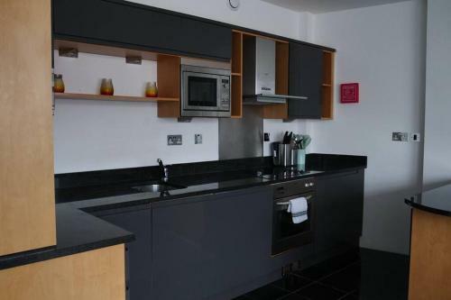Modern Apartment, Amazing Central Location
