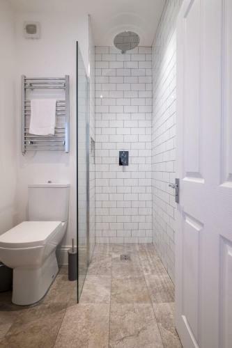 Light & Airy Sea View Apartment, Central Brighton