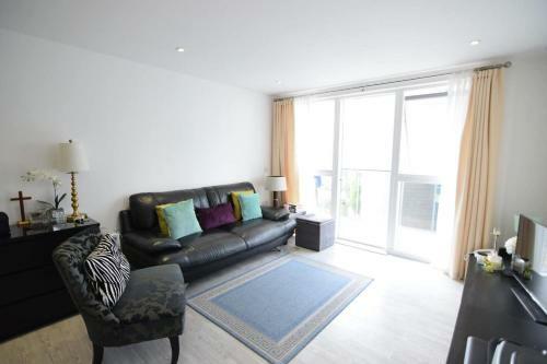 Apartamento Morden Two Bedroom Flat Next To Brighton Station Fnemb