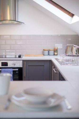 Modern 1-bed Apartment In Great Location!