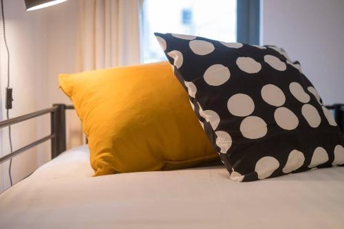 Beautifully Styled, Central Apartment Sleeping 10