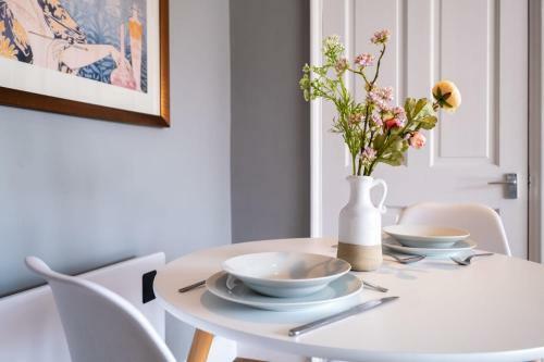 Modern & Chic Sea View Apartment, Central Brighton