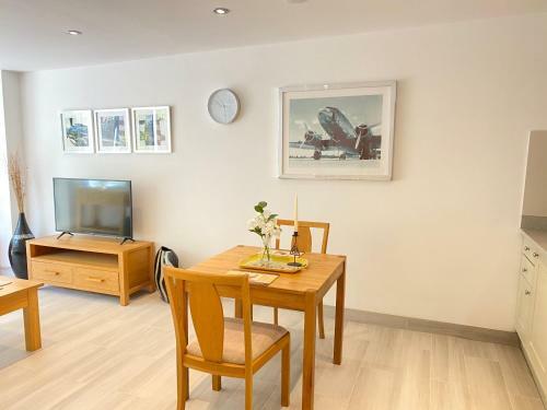Amber Lodge Hickstead-b