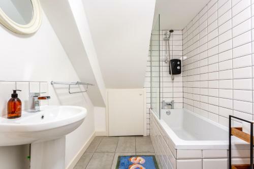 Central Grand Parade Apartment