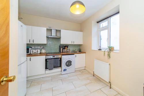 Apartamento Next To Brighton Station * Three Bedroom Flat *