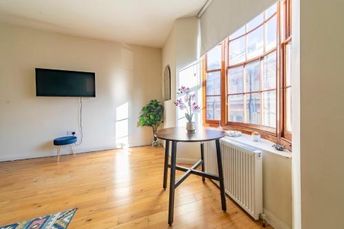 Apartamento Next To Brighton Station * Three Bedroom Flat *