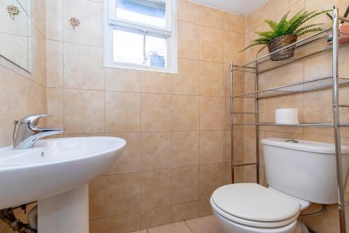 Apartamento Next To Brighton Station * Three Bedroom Flat *