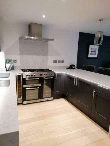 Apartamento New Town House With *free Allocated Parking*
