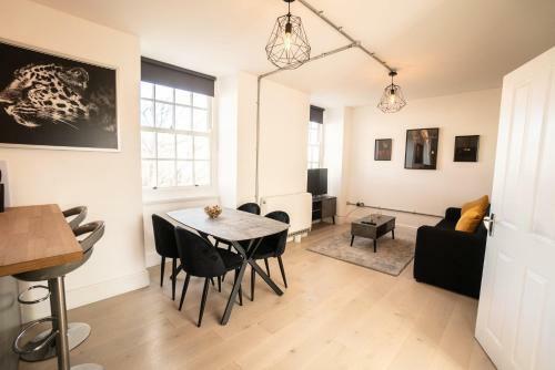 Trendy 1 Bedroom Apartment With Large Terrace Area