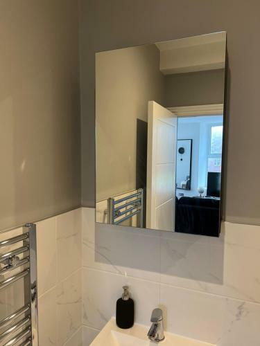 Stylish Central Studio Apartment Modern Luxury