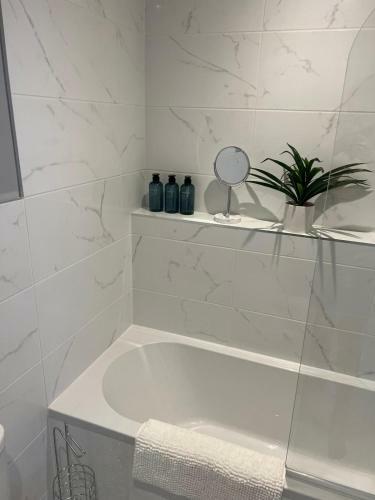 Stylish Central Studio Apartment Modern Luxury