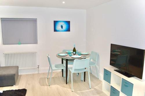 Fidelity Stays Beach Themed Apartment