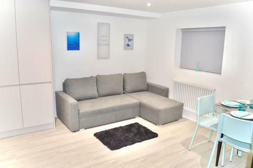 Fidelity Stays Beach Themed Apartment