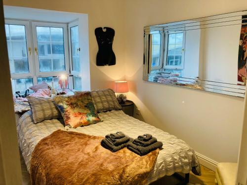 Funky Unique 2-bedroom Apartment With Parking