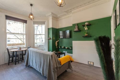 Hove Seaside Getaway Apartments