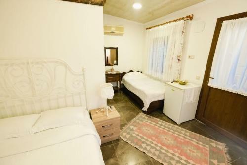 Herakles Hotel