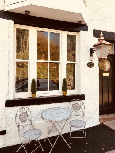 Quadrant Cottage